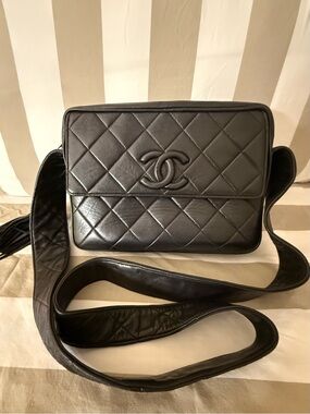 CHANEL Black Leather Zipper Pouch with Gold-Tone Hardware
